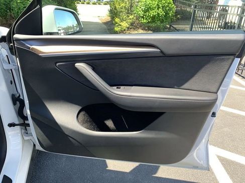 Used 2023 Tesla Model Y Long Range AWD/4WD image 13