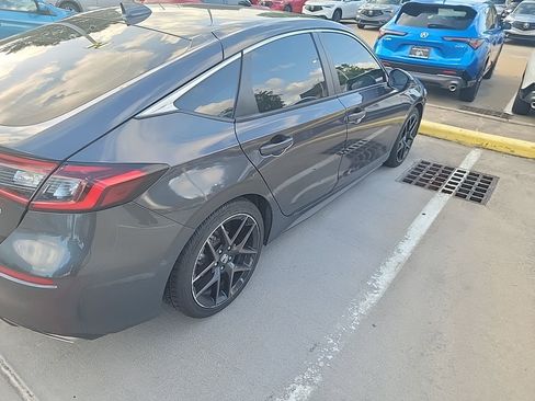 Used 2023 Honda Civic Sport Touring image 4