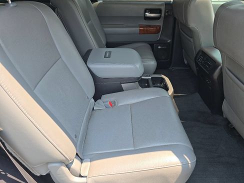 Used 2018 Toyota Sequoia Platinum AWD/4WD image 18