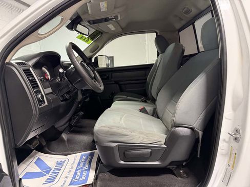 Used 2013 RAM 2500 Tradesman w/ Chrome Appearance Group image 9