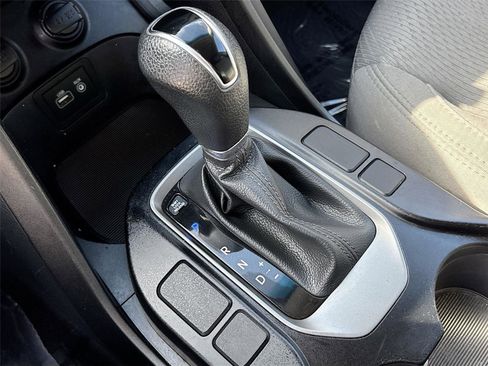 Used 2017 Hyundai Santa Fe Sport image 16