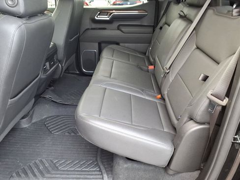 Used 2023 Chevrolet Silverado 1500 LT Trail Boss w/ Convenience Package II AWD/4WD image 7