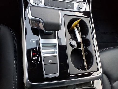 Used 2025 Audi Q7 3.0T Premium Plus image 19