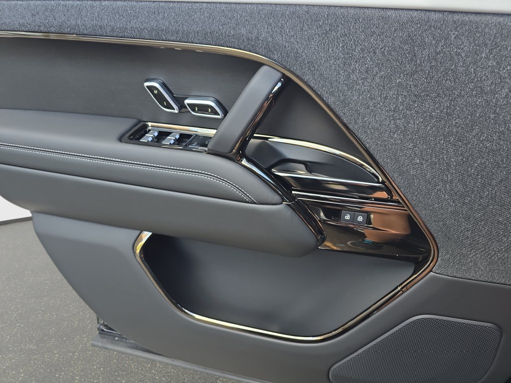 New 2027 Land Rover Range Rover Sport Battersea AWD/4WD image 19