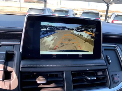 Used 2022 GMC Yukon XL AT4 image 26