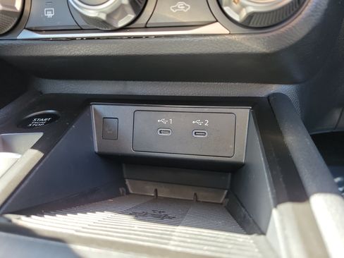 Certified 2025 Nissan Kicks SV w/ SV Premium Package FWD image 28