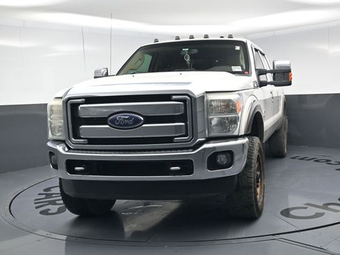 Used 2016 Ford F250 Lariat w/ Chrome Package image 13