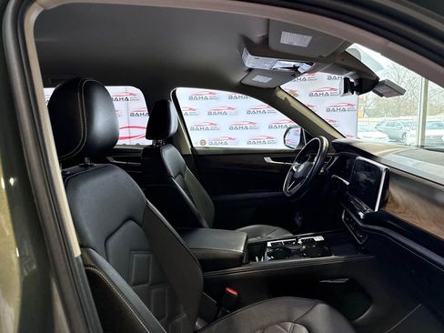 Used 2025 Volkswagen Atlas SE image 41