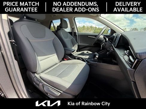 Used 2025 Kia Niro LX image 23