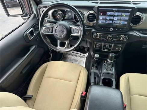 Used 2020 Jeep Gladiator Overland w/ Trailer Tow Package image 16