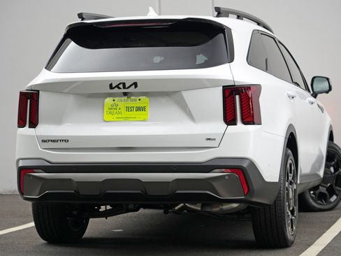 Used 2025 Kia Sorento SX AWD/4WD image 5