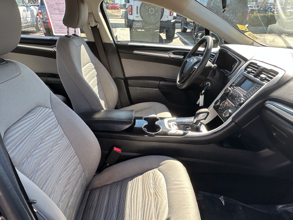 Used 2016 Ford Fusion S FWD image 16