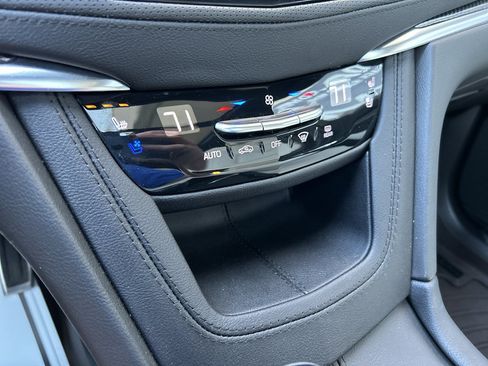 Used 2025 Cadillac XT5 Sportv w/ Technology Package AWD/4WD image 23