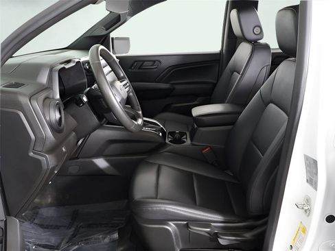 Used 2024 Chevrolet Colorado Trail Boss AWD/4WD image 6