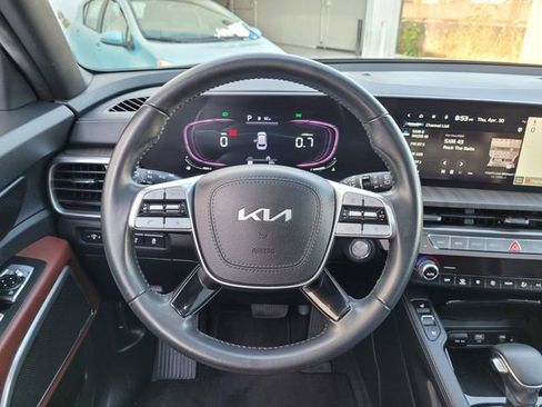 Certified 2024 Kia Telluride EX w/ EX Captain's Chair Package FWD image 19