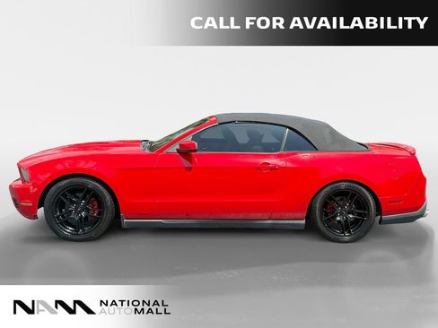 Used 2012 Ford Mustang Convertible RWD image 2