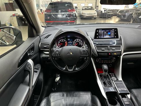 Used 2018 Mitsubishi Eclipse Cross SEL image 19