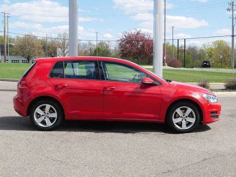 Used 2017 Volkswagen Golf Wolfsburg Edition FWD image 8