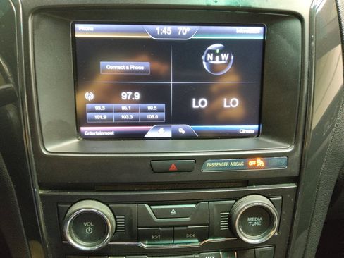 Used 2016 Ford Explorer XLT w/ Equipment Group 201A FWD image 25