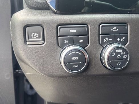 Used 2023 GMC Sierra 1500 Elevation image 18