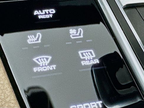 Certified 2023 Porsche Cayenne AWD/4WD image 23