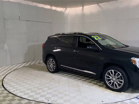 Used 2022 GMC Terrain Denali image 2