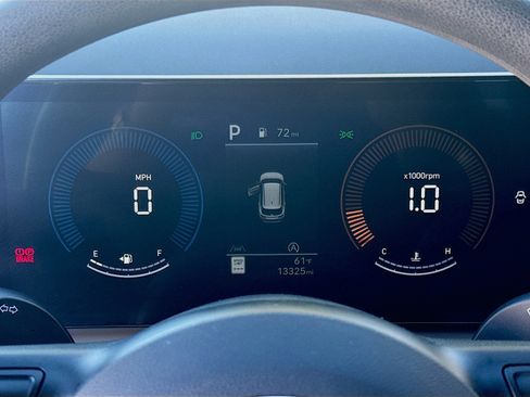 Used 2025 Hyundai Tucson SE image 11