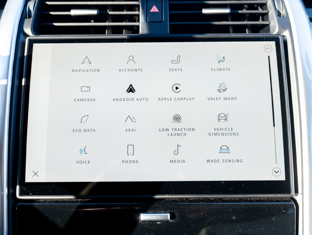 Certified 2025 Land Rover Discovery S AWD/4WD image 24