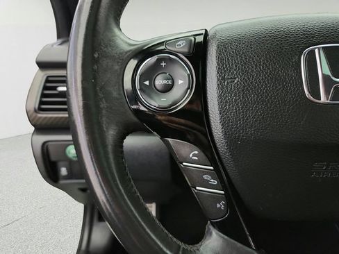 Used 2017 Honda Accord Sport image 16