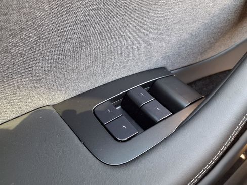 Used 2025 Tesla Model 3 RWD image 18