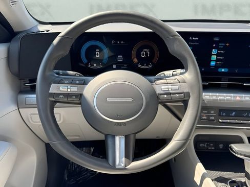 Used 2025 Hyundai Kona SEL FWD image 12