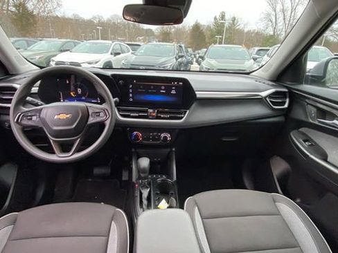 Used 2025 Chevrolet TrailBlazer LT image 14
