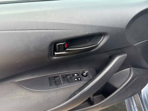 Used 2025 Toyota Corolla LE FWD image 46