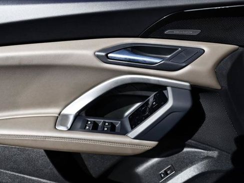 Certified 2025 Audi Q5 Premium Plus w/ Premium Plus AWD/4WD image 14