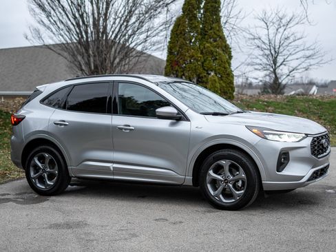 Used 2023 Ford Escape ST-Line Select image 4