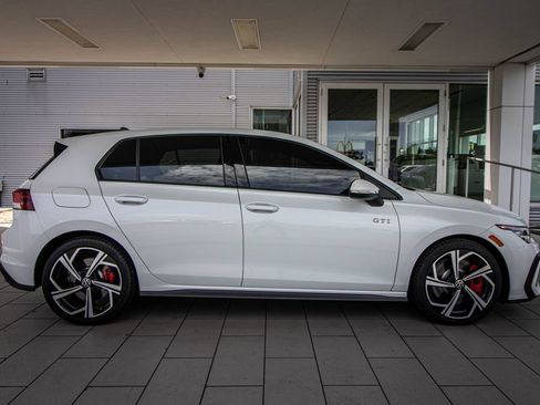 Used 2025 Volkswagen GTI SE FWD image 3
