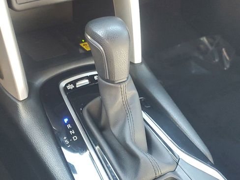 Certified 2023 Toyota Corolla Cross SE image 11