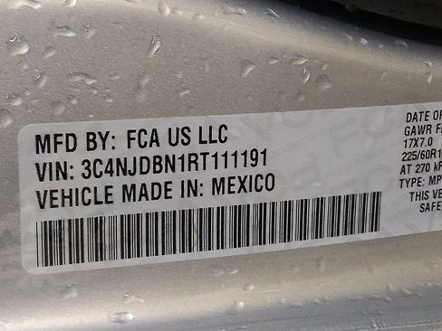 Used 2024 Jeep Compass Latitude image 33