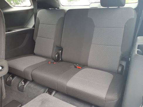 Used 2023 Chevrolet Traverse LT FWD image 20
