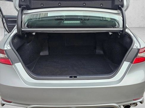 Used 2023 Toyota Camry SE image 13