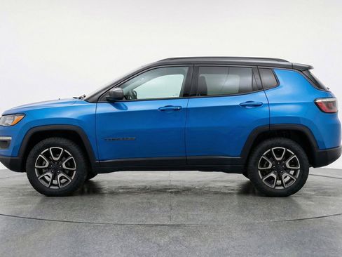 Used 2025 Jeep Compass Trailhawk AWD/4WD image 5