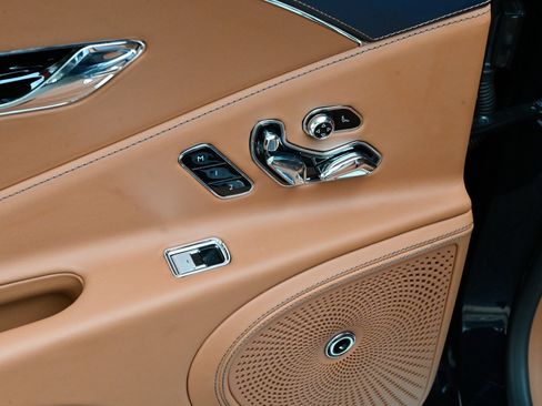 Used 2022 Bentley Flying Spur V8 AWD/4WD image 47