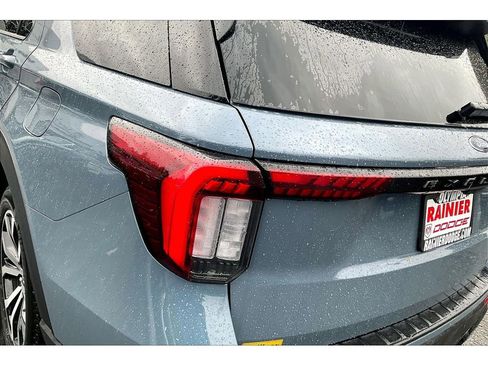 Used 2025 Ford Explorer ST-Line image 30