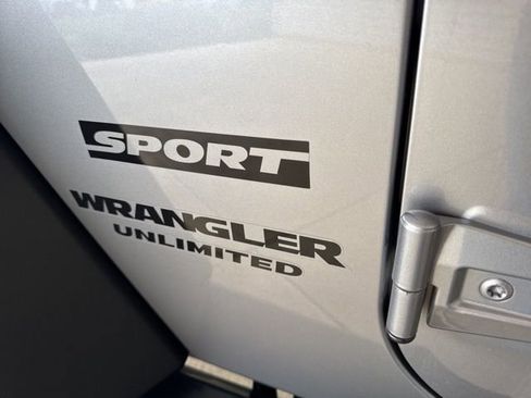 Used 2017 Jeep Wrangler Unlimited Sport w/ Quick Order Package 24S AWD/4WD image 31
