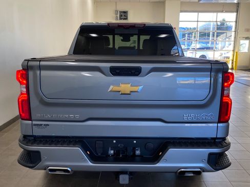 Used 2024 Chevrolet Silverado 1500 High Country w/ Technology Package image 6