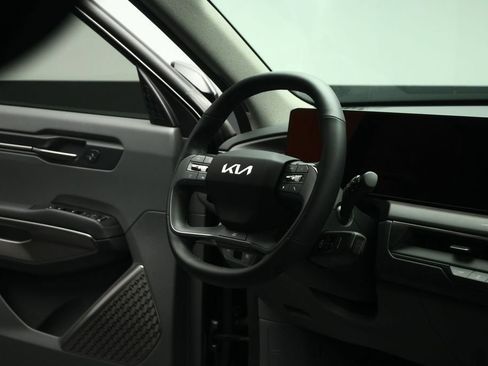 Certified 2026 Kia EV9 Light RWD image 67