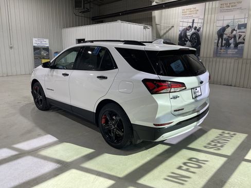 Used 2024 Chevrolet Equinox Premier AWD/4WD image 6