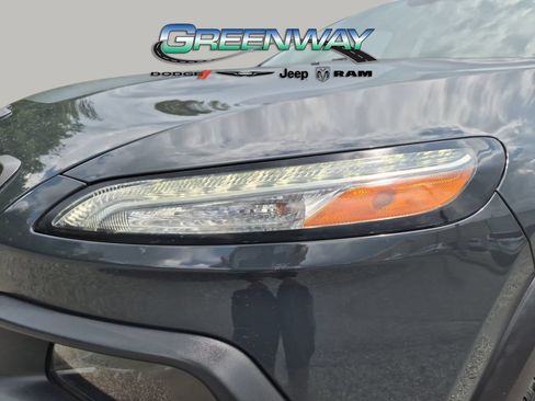 Used 2016 Jeep Cherokee Trailhawk w/ Leather Interior Group AWD/4WD image 5