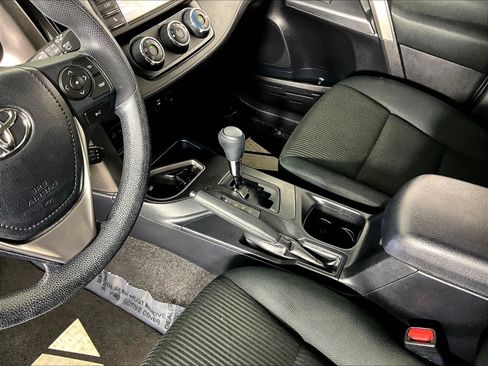 Used 2018 Toyota RAV4 LE w/ All Weather Liner Package FWD image 18