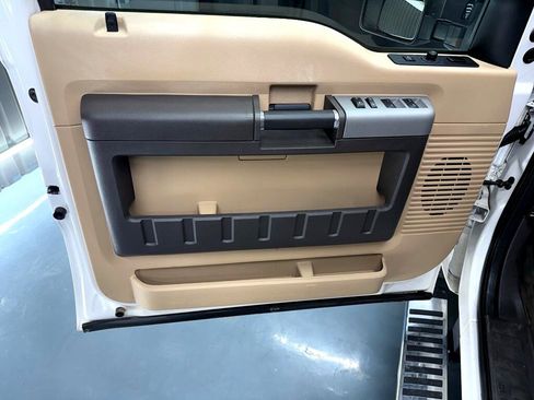 Used 2015 Ford F350 Lariat w/ Chrome Package image 17